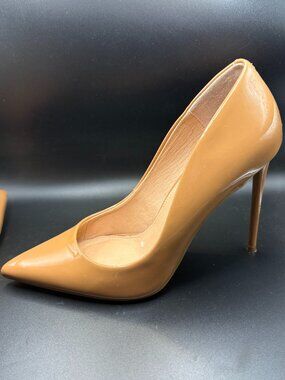 Steve Madden Nude Patent Pumps Size 7.5M Pointed Toe Stiletto Heels Classic